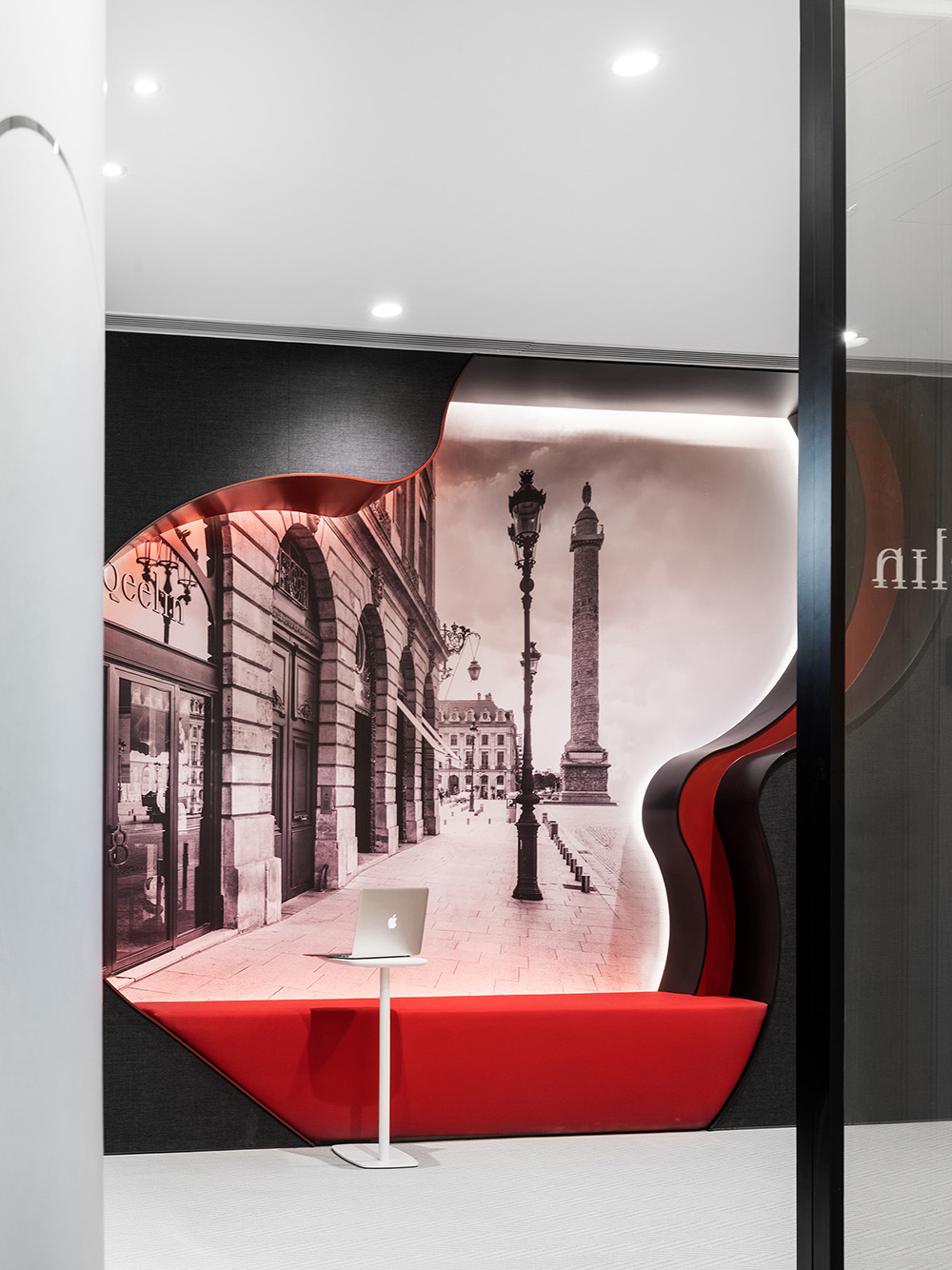 時尚輕奢風(fēng)500平珠寶公司辦公室裝修案例(圖4) 時尚輕奢風(fēng)500平珠寶公司辦公室裝修案例(圖4)