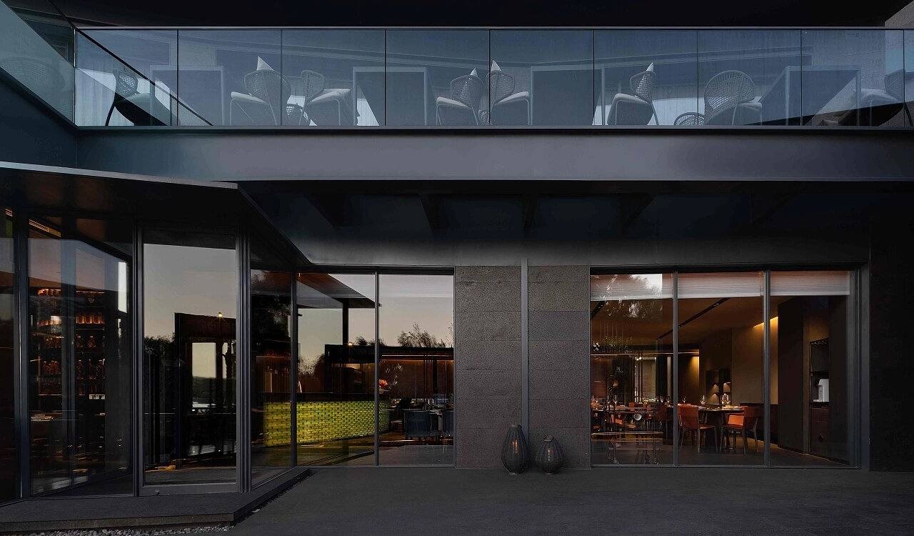 現(xiàn)代中西結(jié)合拾久烤鴨藍(lán)港店裝修案例分享(圖2) 2.jpg