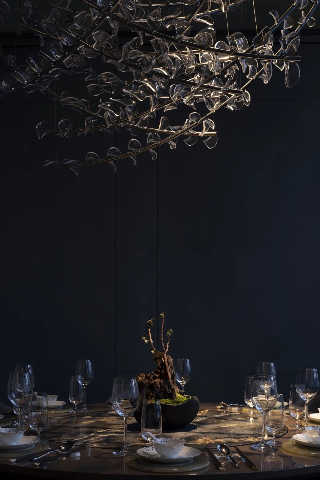 鄭州中餐廳設(shè)計(jì)推薦璞玉高端餐飲裝修方案(圖7) 鄭州中餐廳設(shè)計(jì)推薦璞玉高端餐飲裝修方案(圖7)