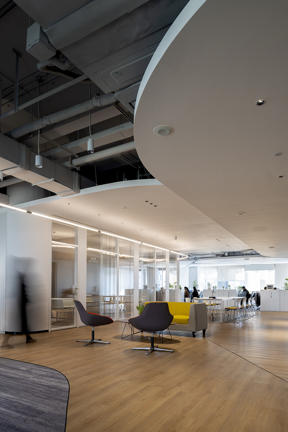 英科醫(yī)療公司上海辦公樓裝修設(shè)計(jì)方案(圖7) 英科醫(yī)療公司上海辦公樓裝修設(shè)計(jì)方案(圖7)