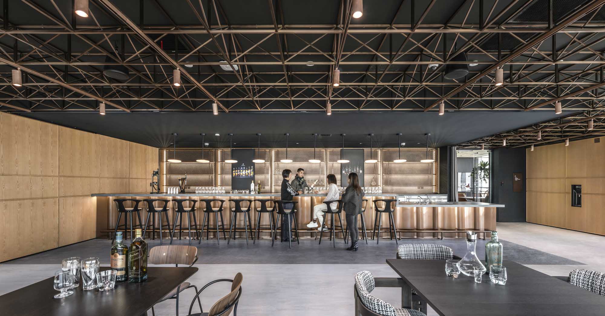 鄭州辦公室裝修公司帝亞吉歐總部辦公設計案例(圖2) 鄭州辦公室裝修公司帝亞吉歐總部辦公設計案例(圖2)