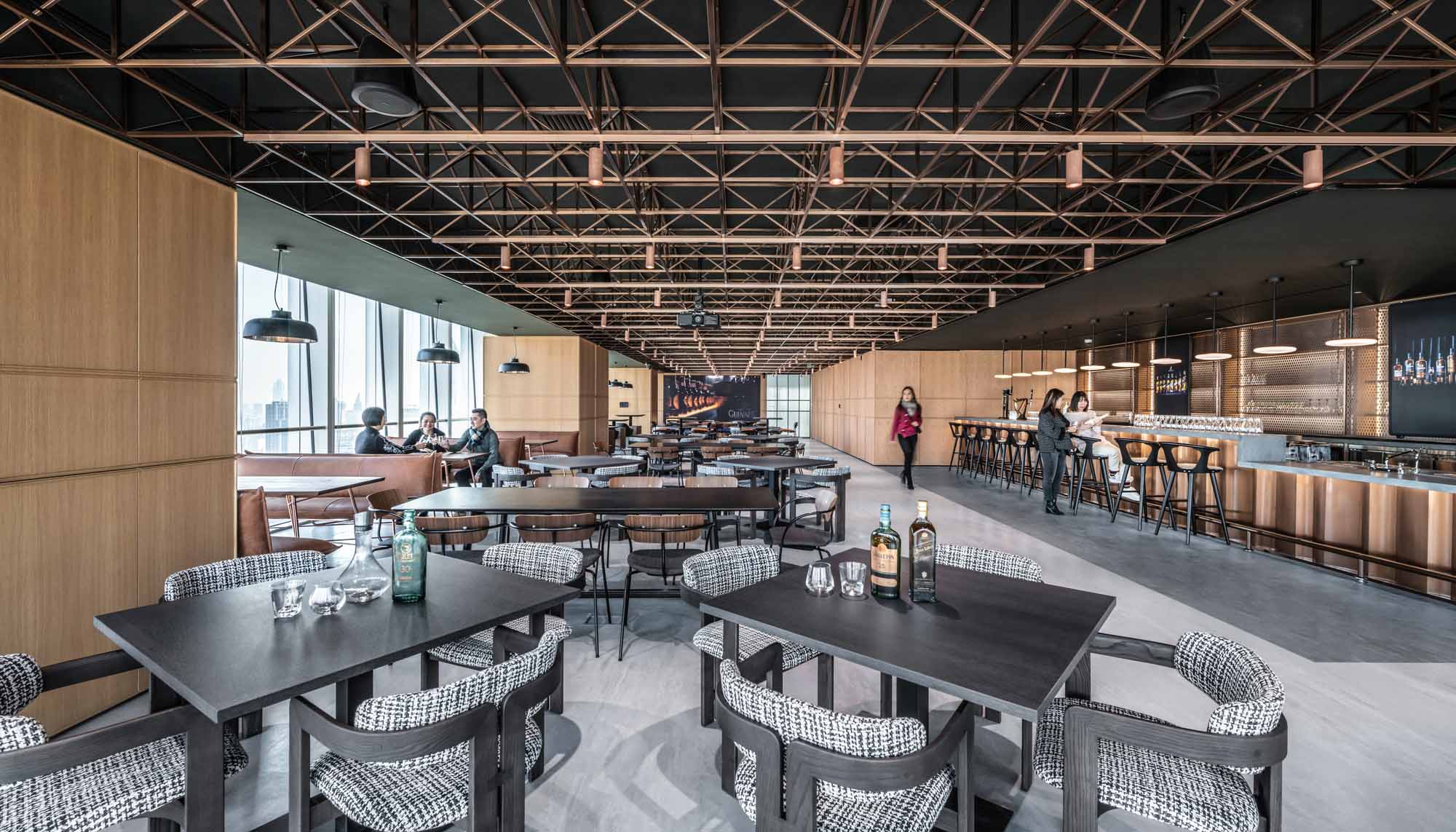 鄭州辦公室裝修公司帝亞吉歐總部辦公設計案例(圖3) 鄭州辦公室裝修公司帝亞吉歐總部辦公設計案例(圖3)