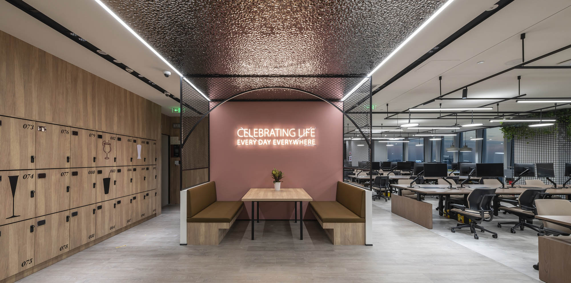 鄭州辦公室裝修公司帝亞吉歐總部辦公設計案例(圖9) DM_20220728153923_009.jpg