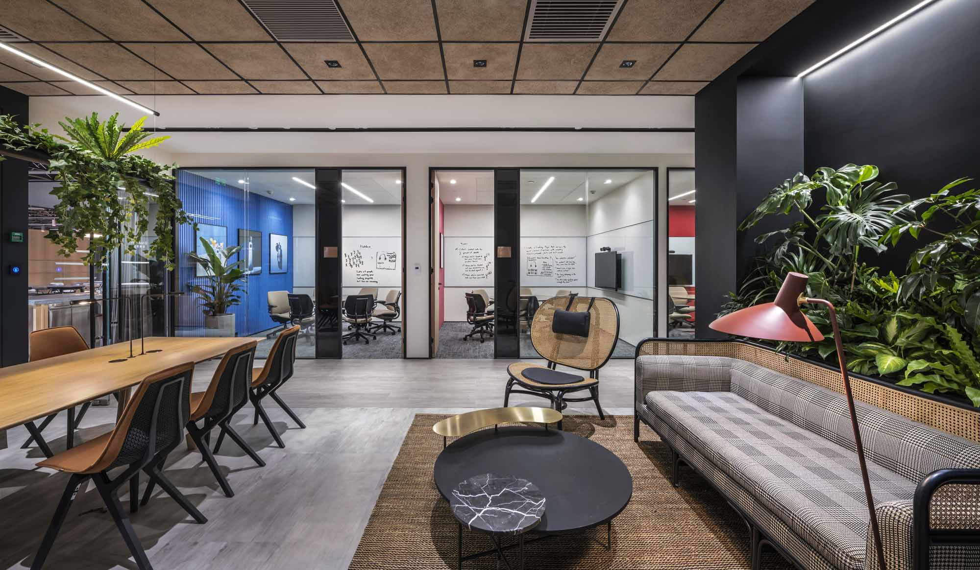 鄭州辦公室裝修公司帝亞吉歐總部辦公設計案例(圖16) 鄭州辦公室裝修公司帝亞吉歐總部辦公設計案例(圖16)