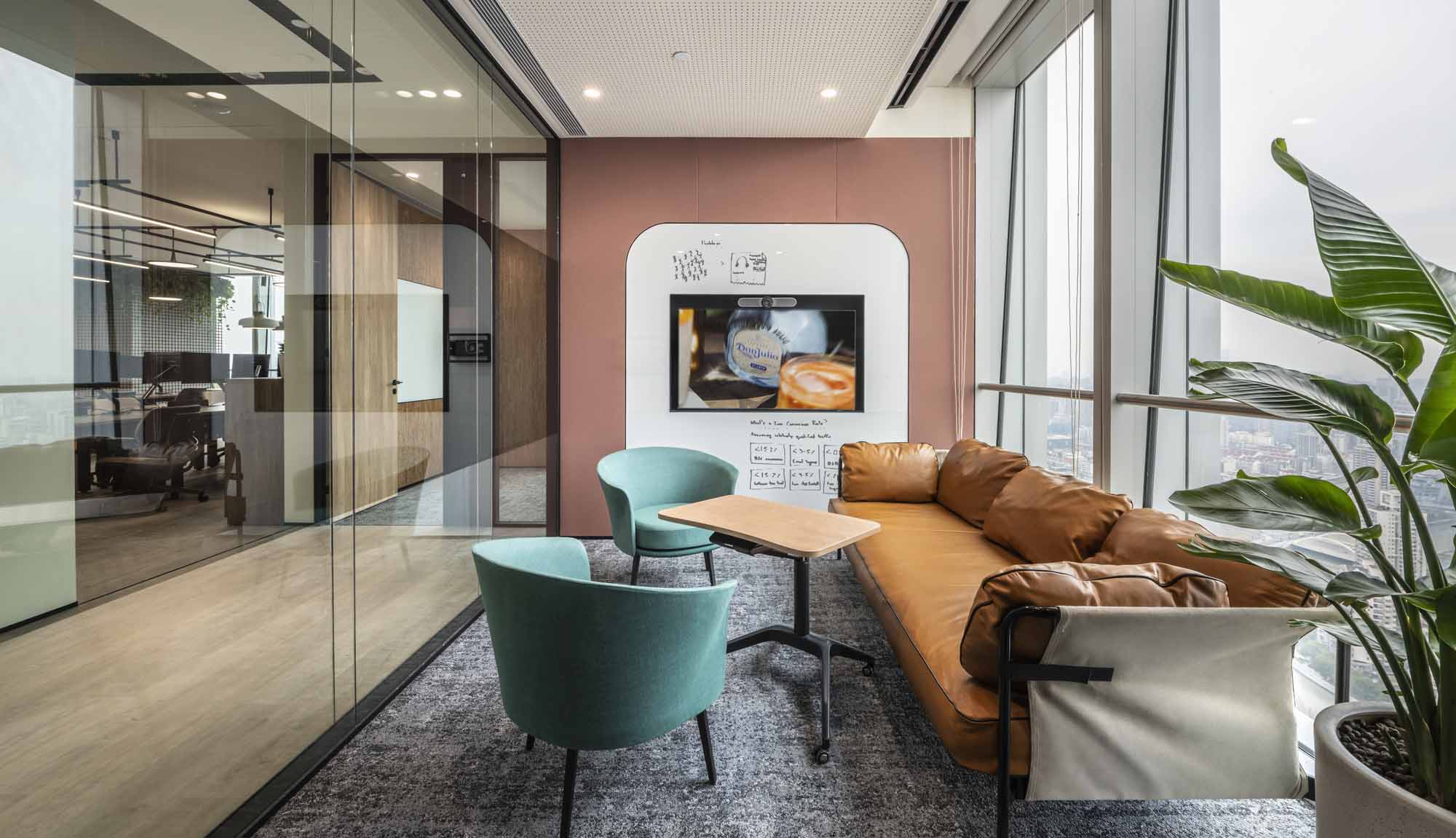 鄭州辦公室裝修公司帝亞吉歐總部辦公設計案例(圖18) DM_20220728153923_019.jpg