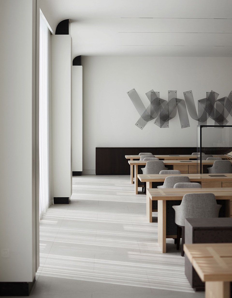 鄭州辦公室設(shè)計(jì)公司推薦行與形辦公室裝修案例(圖8) 鄭州辦公室設(shè)計(jì)公司推薦行與形辦公室裝修案例(圖8)