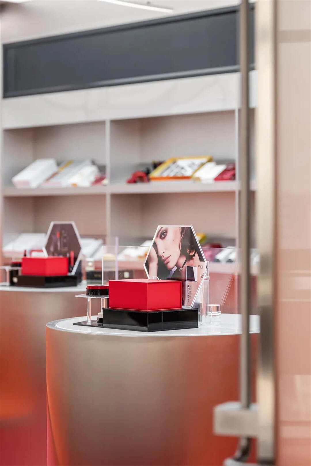 化妝品辦公室設(shè)計推薦超現(xiàn)實美妝研究所裝修案例(圖5) DM_20220805100541_005.jpg