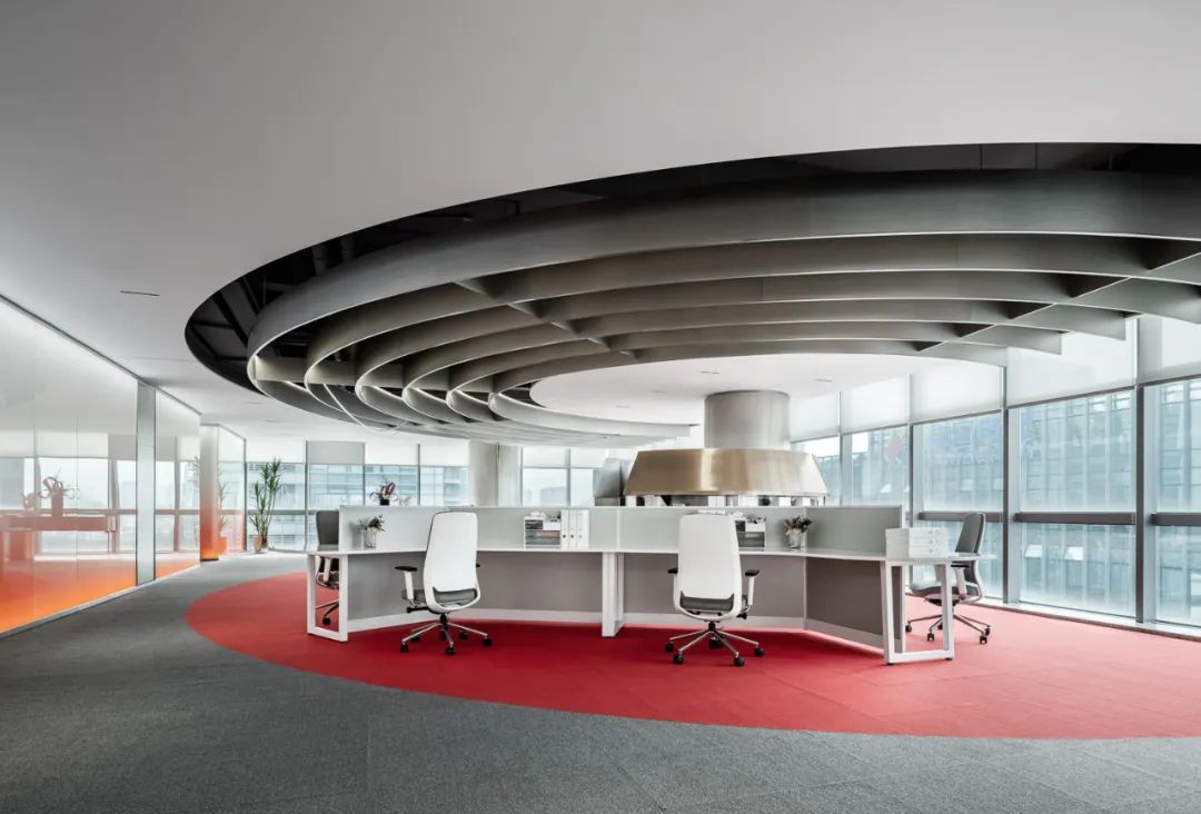 化妝品辦公室設(shè)計推薦超現(xiàn)實美妝研究所裝修案例(圖10) 化妝品辦公室設(shè)計推薦超現(xiàn)實美妝研究所裝修案例(圖10)