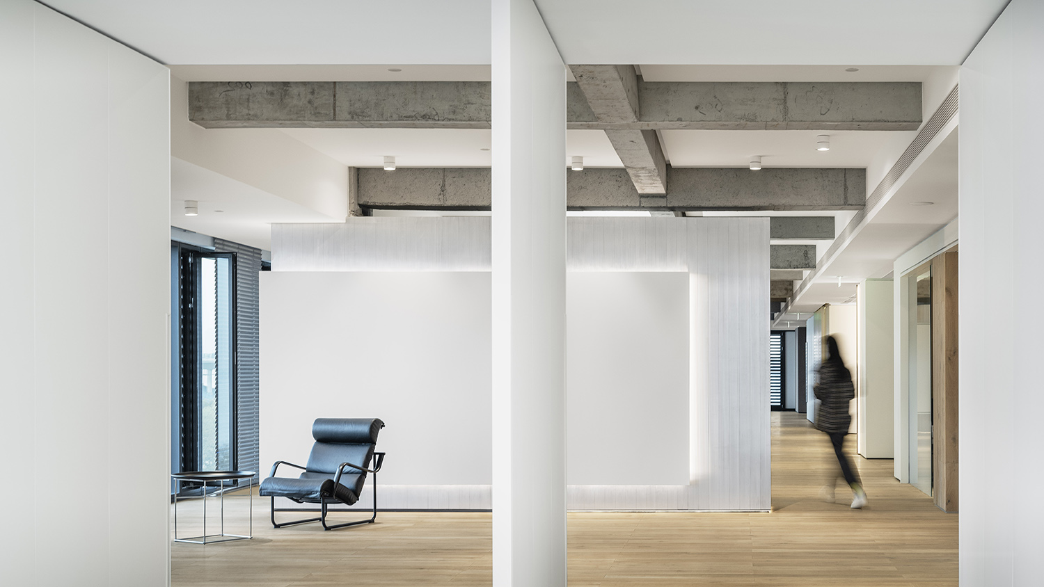 鄭州辦公室設(shè)計(jì)公司推薦凌笛辦公空間裝修案例(圖4) hzldbgs-6.jpg