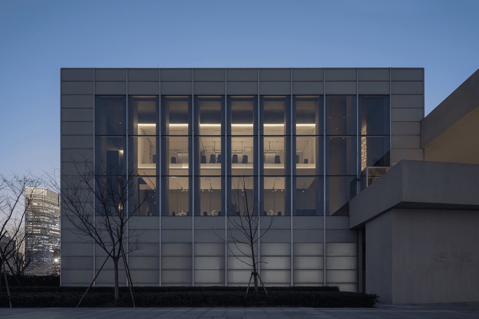 鄭州餐廳設(shè)計(jì)公司西岸美術(shù)館餐廳裝修案例(圖2) shxamsgct-2.jpg