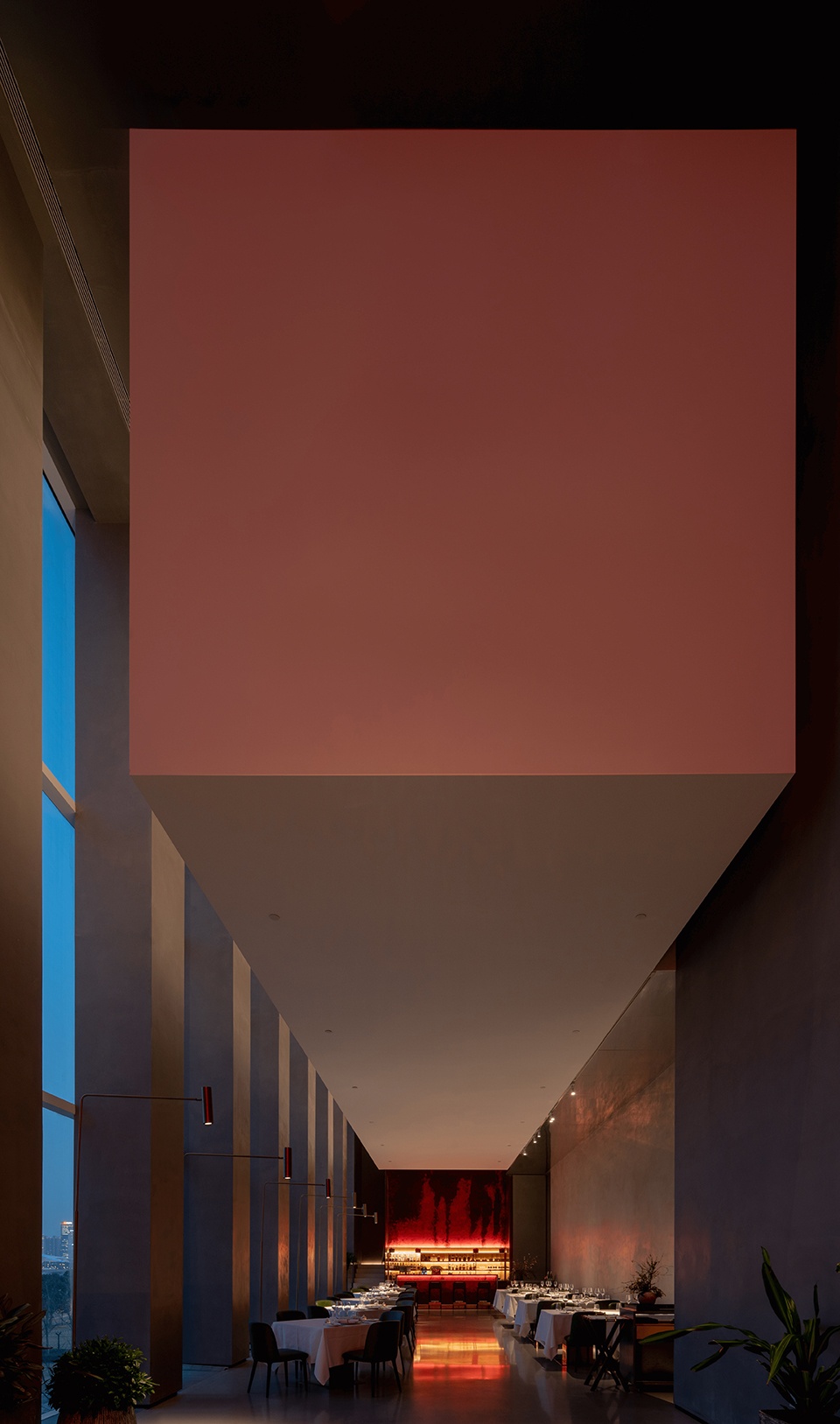 鄭州餐廳設(shè)計(jì)公司西岸美術(shù)館餐廳裝修案例(圖7) 鄭州餐廳設(shè)計(jì)公司西岸美術(shù)館餐廳裝修案例(圖7)