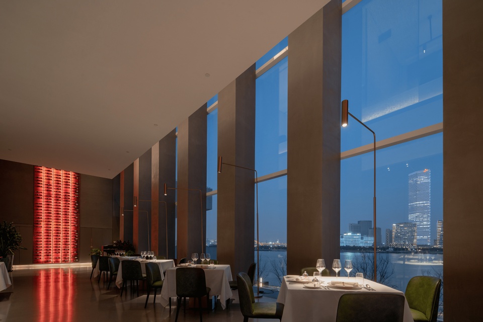 鄭州餐廳設(shè)計(jì)公司西岸美術(shù)館餐廳裝修案例(圖8) 鄭州餐廳設(shè)計(jì)公司西岸美術(shù)館餐廳裝修案例(圖8)