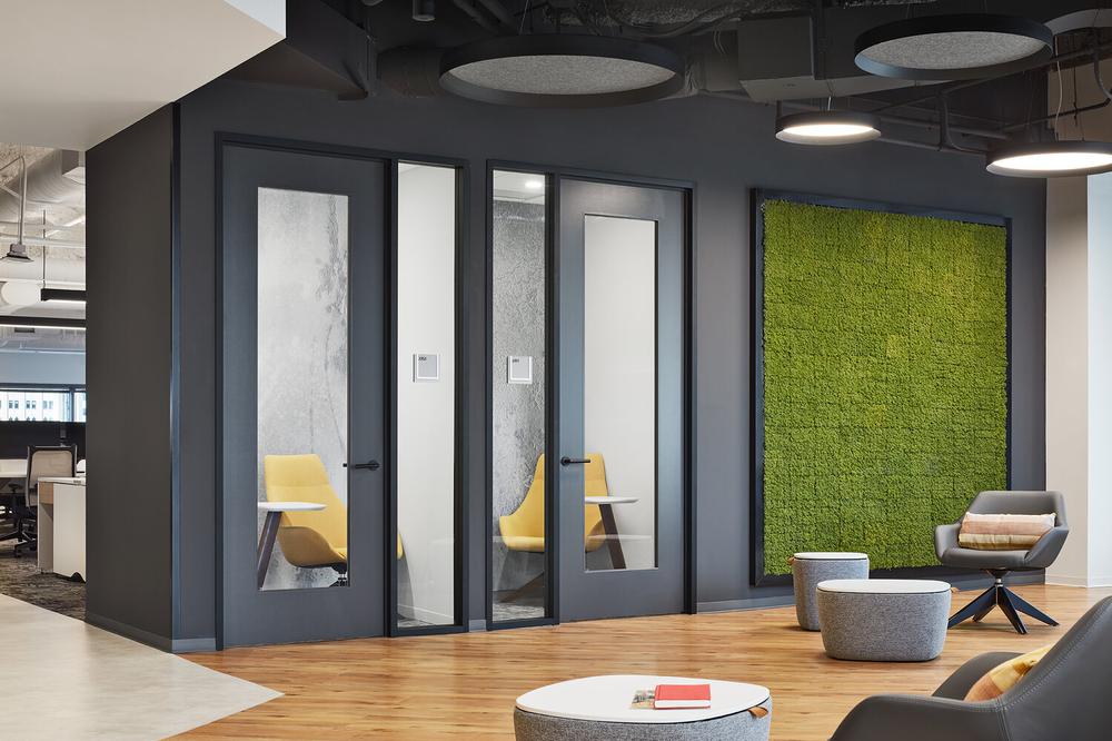 開放協(xié)作靈動多元的西門子公司辦公室裝修方案(圖5) 開放協(xié)作靈動多元的西門子公司辦公室裝修方案(圖5)