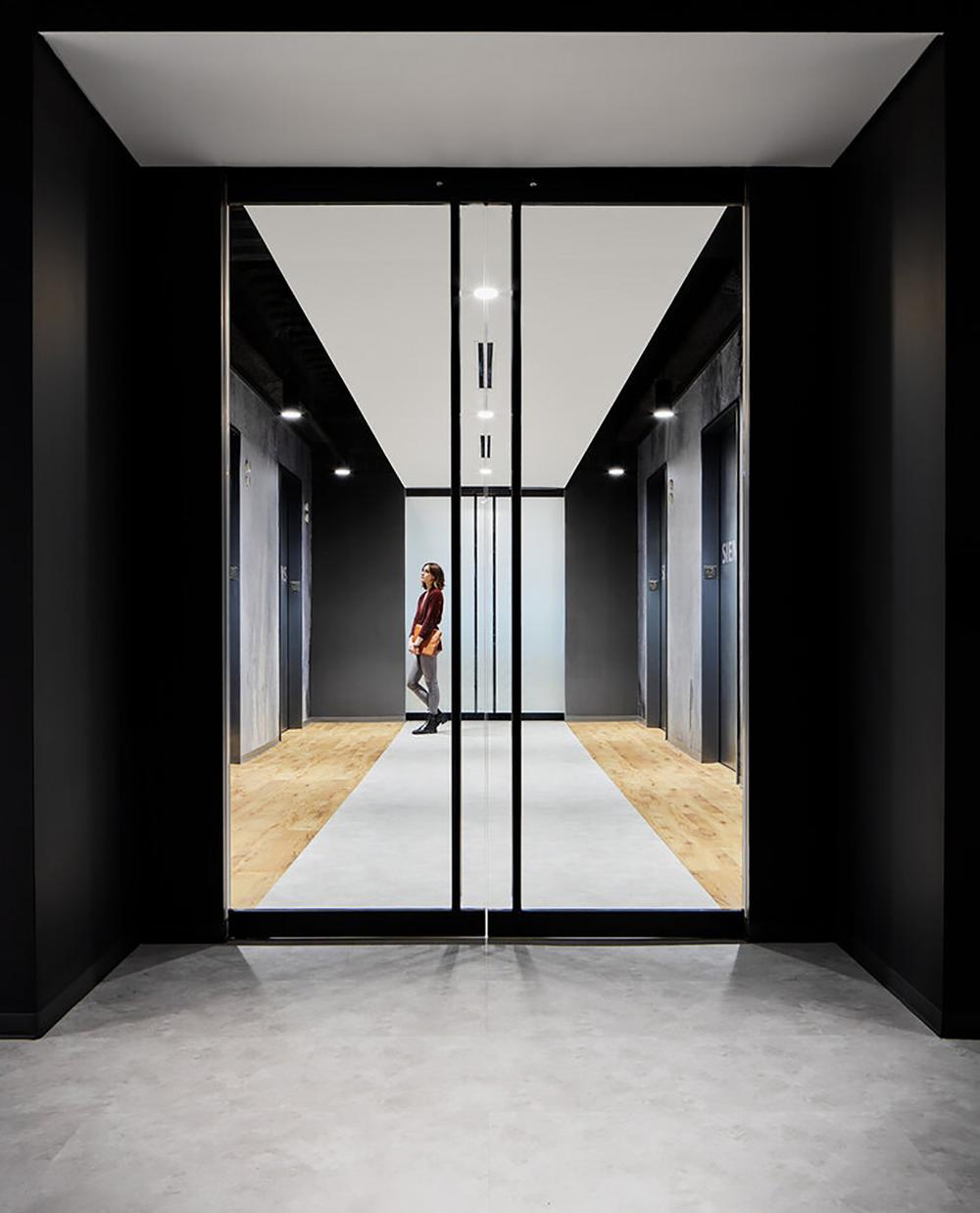 開放協(xié)作靈動多元的西門子公司辦公室裝修方案(圖11) 開放協(xié)作靈動多元的西門子公司辦公室裝修方案(圖11)