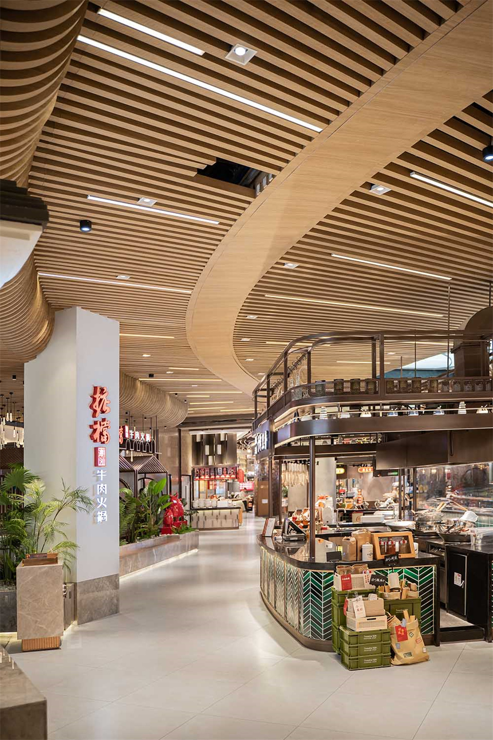 鄭州美食廣場設(shè)計公司食通天美食市集裝修案例(圖19) 鄭州美食廣場設(shè)計公司食通天美食市集裝修案例(圖19)