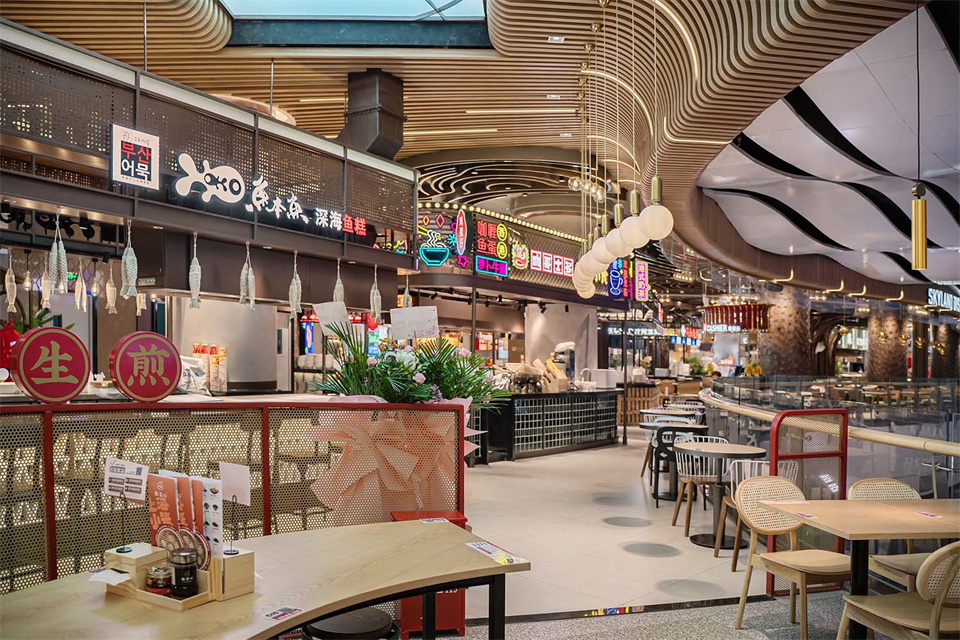 鄭州美食廣場設(shè)計公司食通天美食市集裝修案例(圖29) 鄭州美食廣場設(shè)計公司食通天美食市集裝修案例(圖29)