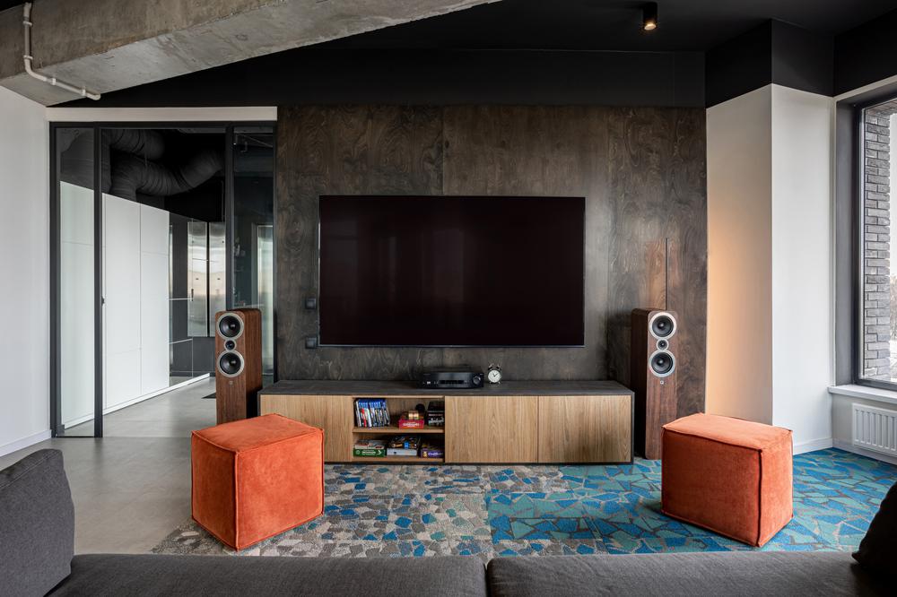 鄭州金博大推薦時(shí)尚多彩軟件公司辦公室裝修案例(圖10) 鄭州金博大推薦時(shí)尚多彩軟件公司辦公室裝修案例(圖10)