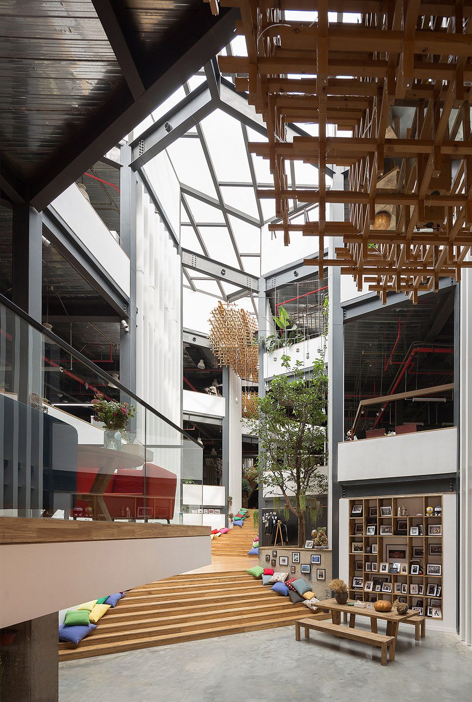 鄭州辦公室裝修公司馬蜂窩總部辦公裝修案例(圖2) 鄭州辦公室裝修公司馬蜂窩總部辦公裝修案例(圖2)