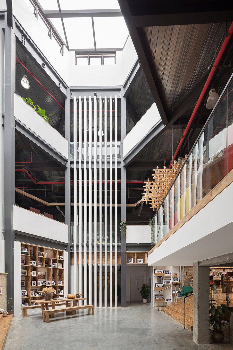 鄭州辦公室裝修公司馬蜂窩總部辦公裝修案例(圖4) 鄭州辦公室裝修公司馬蜂窩總部辦公裝修案例(圖4)