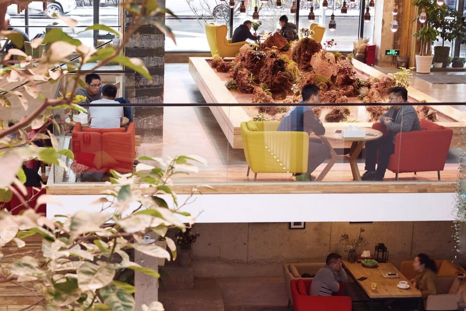 鄭州辦公室裝修公司馬蜂窩總部辦公裝修案例(圖9) 鄭州辦公室裝修公司馬蜂窩總部辦公裝修案例(圖9)