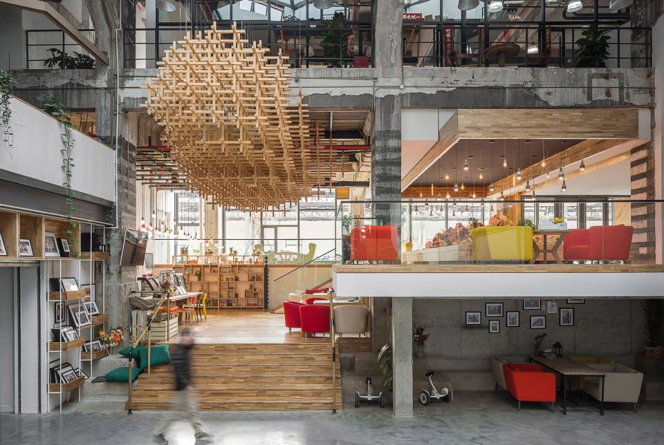 鄭州辦公室裝修公司馬蜂窩總部辦公裝修案例(圖10) 鄭州辦公室裝修公司馬蜂窩總部辦公裝修案例(圖10)