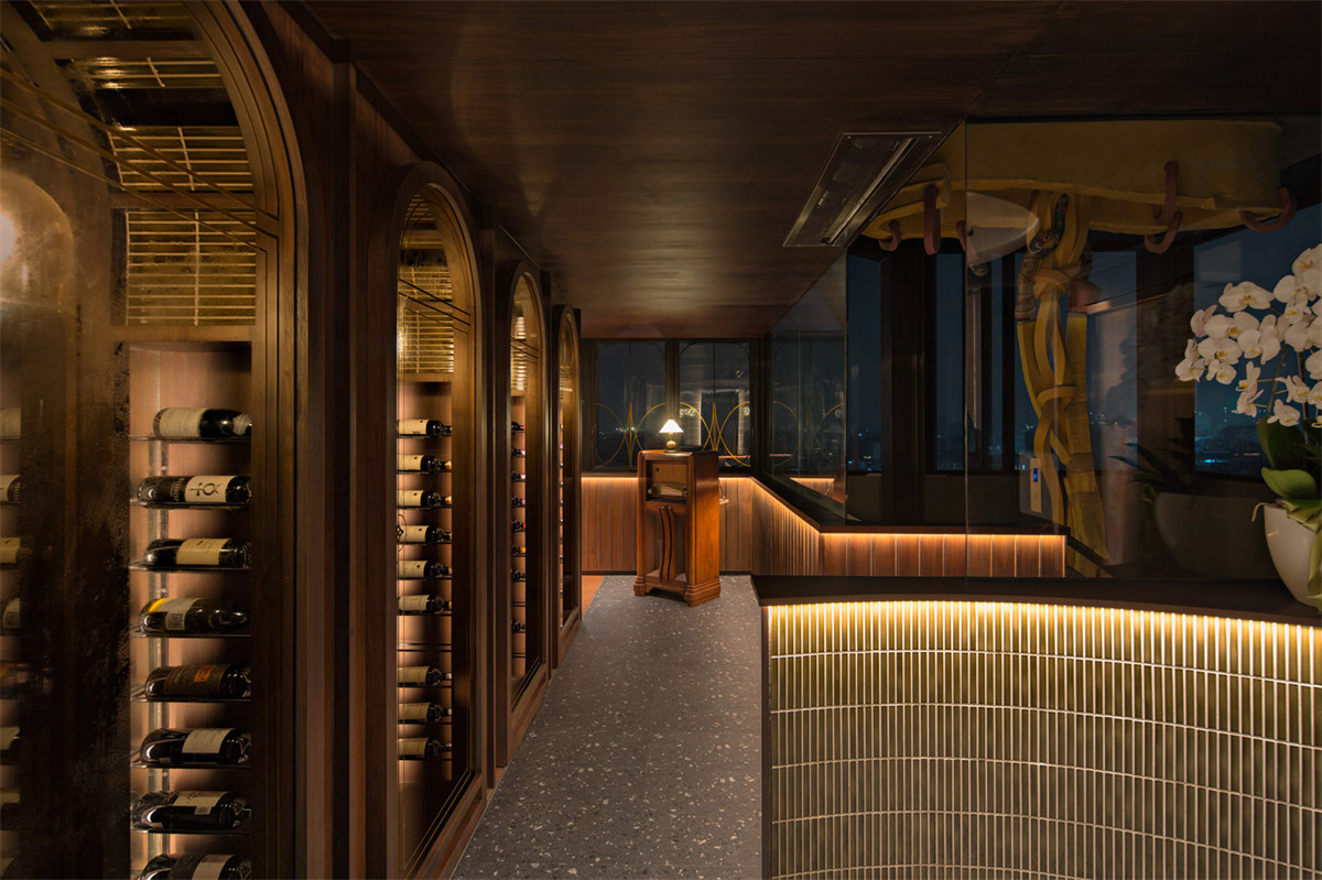 復(fù)古懷舊風(fēng)Aom餐廳酒館裝修設(shè)計(jì)案例(圖2) 復(fù)古懷舊風(fēng)Aom餐廳酒館裝修設(shè)計(jì)案例(圖2)