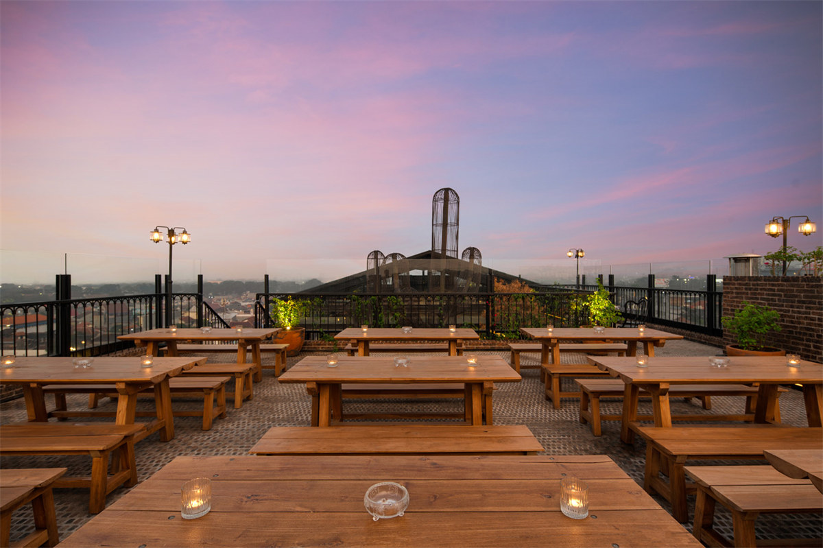 復(fù)古懷舊風(fēng)Aom餐廳酒館裝修設(shè)計(jì)案例(圖10) 9956827_vsszan1507612416031614.jpg