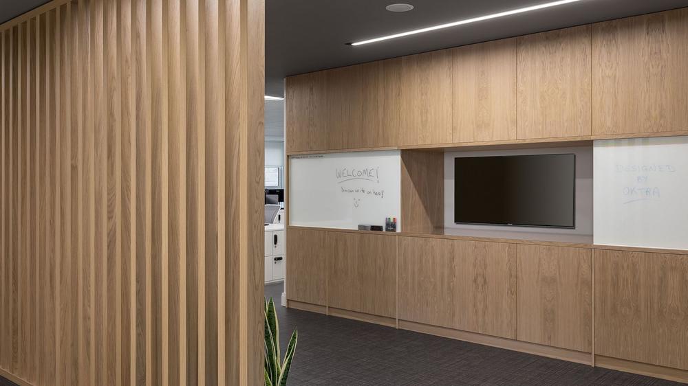 靈動多元的保險中介機構辦公室裝修設計方案(圖2) 靈動多元的保險中介機構辦公室裝修設計方案(圖2)