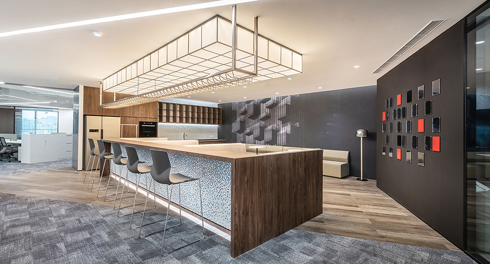 以像素為主題的GLP數(shù)據(jù)中心辦公室裝修設(shè)計(jì)案例(圖8) 以像素為主題的GLP數(shù)據(jù)中心辦公室裝修設(shè)計(jì)案例(圖8)