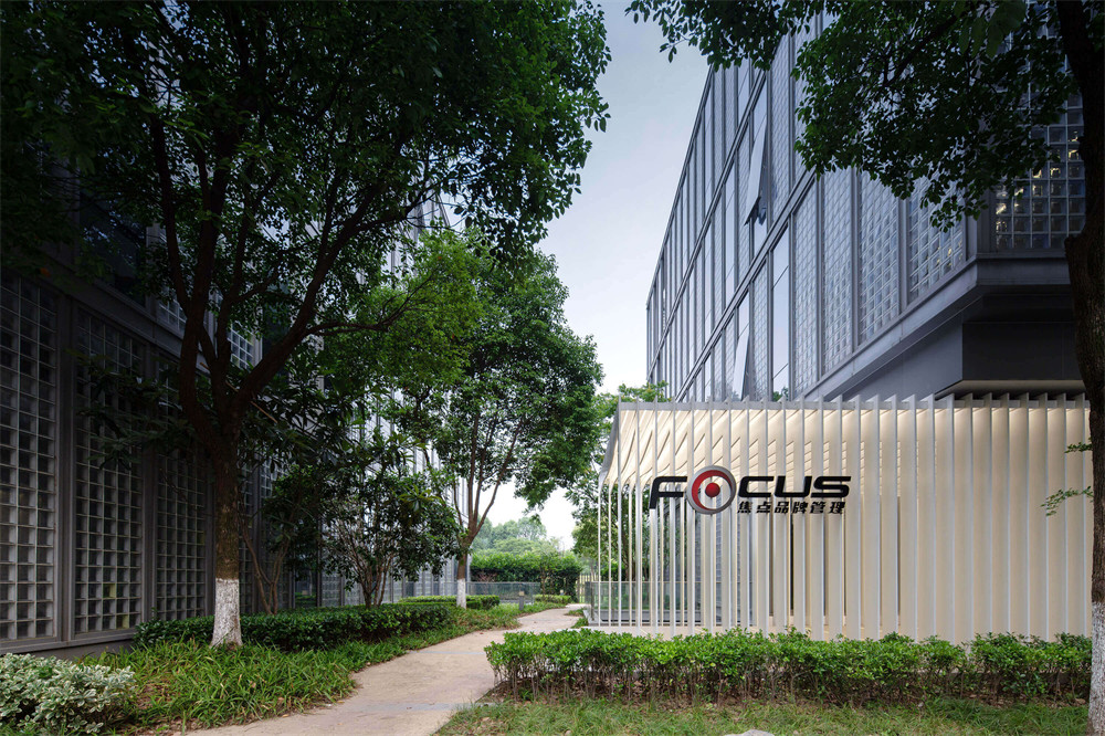 鄭州辦公室設(shè)計(jì)公司焦點(diǎn)品牌管理辦公室裝修案例(圖2) DM_20220830154837_002.jpg