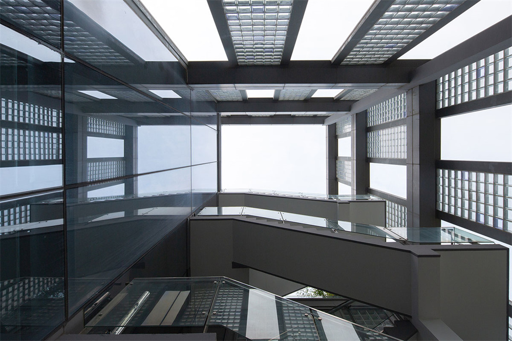 鄭州辦公室設(shè)計(jì)公司焦點(diǎn)品牌管理辦公室裝修案例(圖3) DM_20220830154837_003.jpg