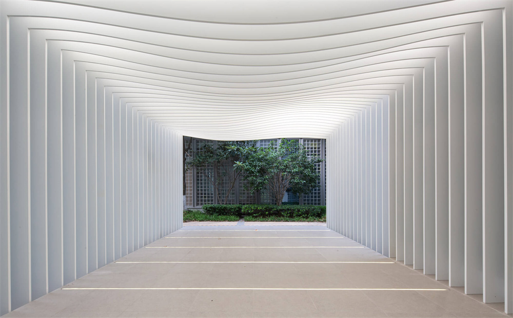 鄭州辦公室設(shè)計(jì)公司焦點(diǎn)品牌管理辦公室裝修案例(圖4) DM_20220830154837_004.jpg