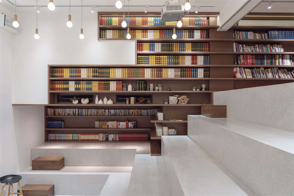 鄭州辦公室設(shè)計(jì)公司焦點(diǎn)品牌管理辦公室裝修案例(圖10) 鄭州辦公室設(shè)計(jì)公司焦點(diǎn)品牌管理辦公室裝修案例(圖10)