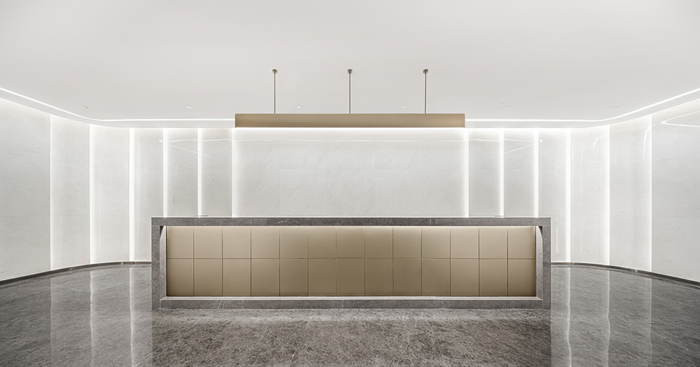 2000平現(xiàn)代大氣的正大僑商地產(chǎn)公司辦公室裝修(圖1) 2000平現(xiàn)代大氣的正大僑商地產(chǎn)公司辦公室裝修(圖1)