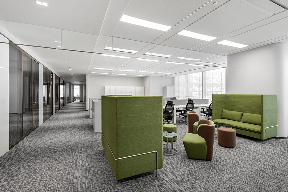 2000平現(xiàn)代大氣的正大僑商地產(chǎn)公司辦公室裝修(圖6) 2000平現(xiàn)代大氣的正大僑商地產(chǎn)公司辦公室裝修(圖6)