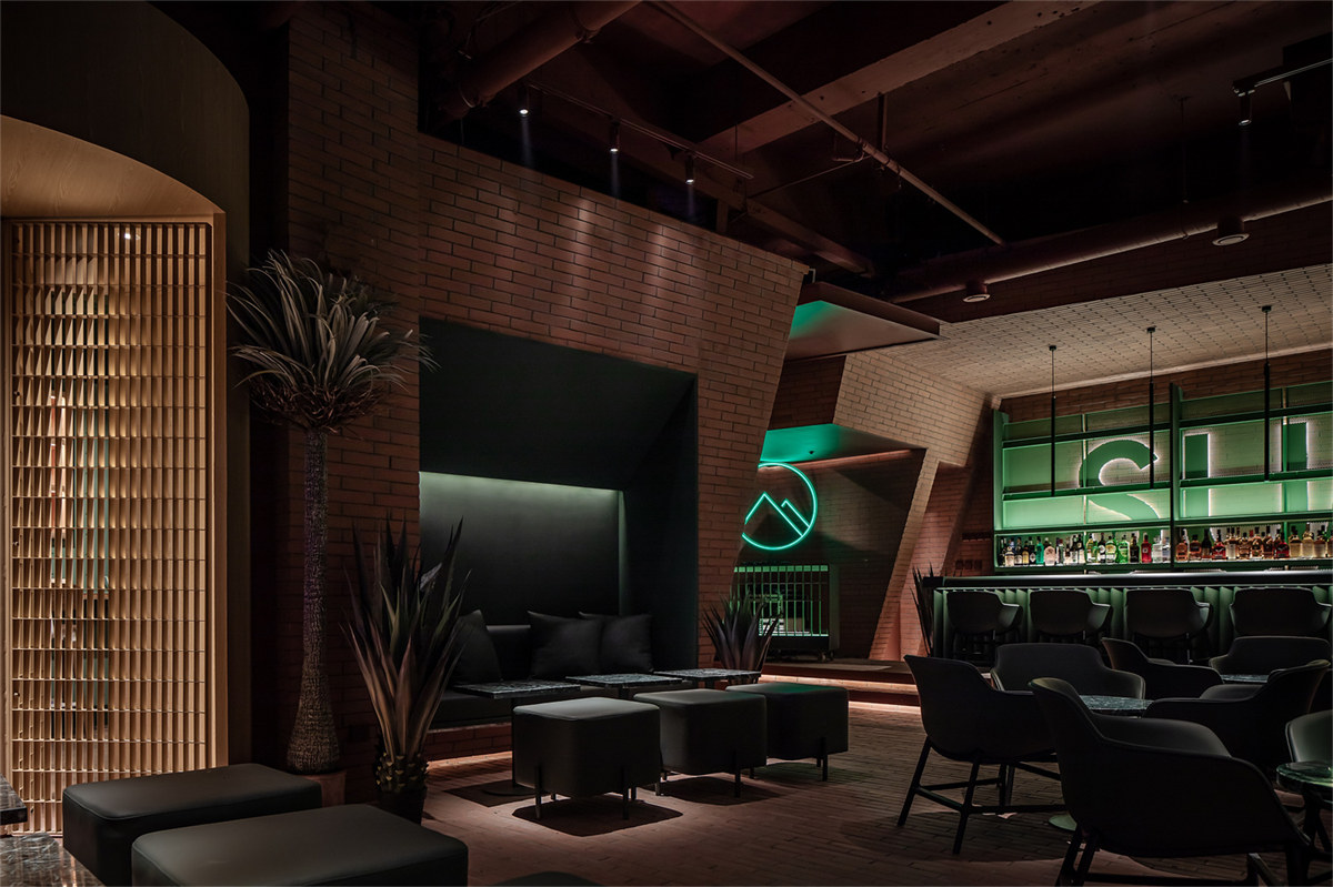精品咖啡與酒吧的復(fù)合型餐飲空間設(shè)計(jì)案例(圖3) 精品咖啡與酒吧的復(fù)合型餐飲空間設(shè)計(jì)案例(圖3)