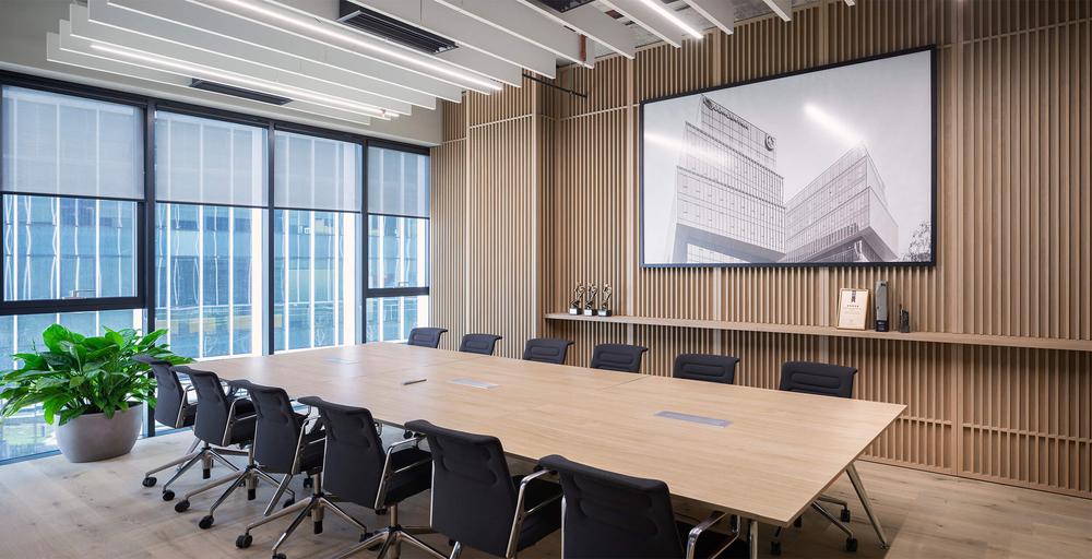 簡約大氣的建筑工程公司辦公室裝修設(shè)計案例(圖8) 簡約大氣的建筑工程公司辦公室裝修設(shè)計案例(圖8)