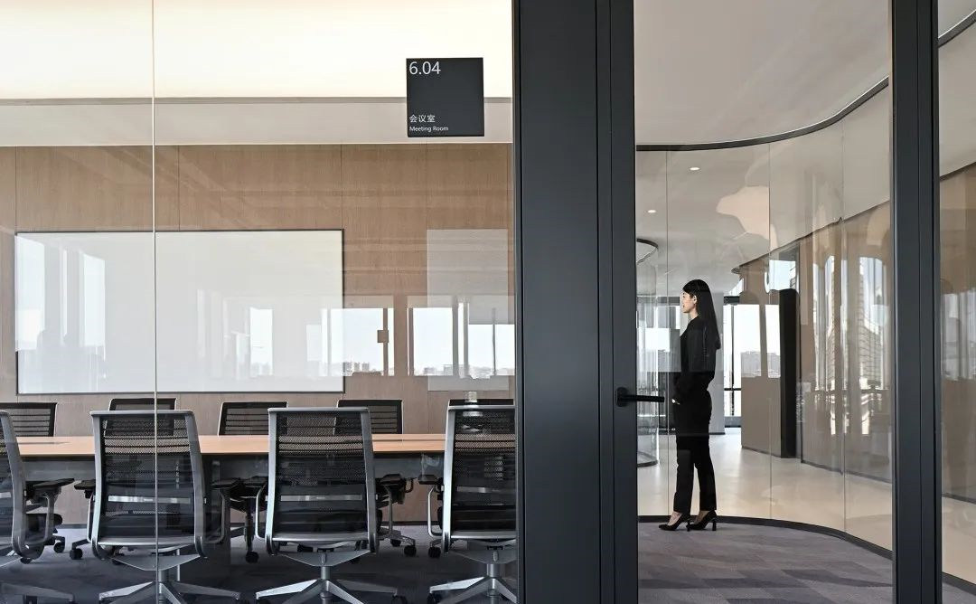 10000平東源音響總部辦公大樓裝修設(shè)計(jì)方案(圖10) 10000平東源音響總部辦公大樓裝修設(shè)計(jì)方案(圖10)