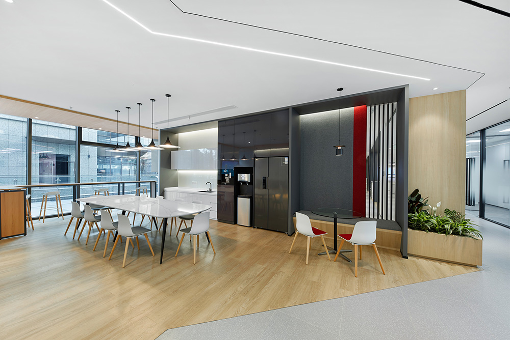 簡(jiǎn)約時(shí)尚的美創(chuàng)醫(yī)療科技公司辦公室裝修案例(圖5) 簡(jiǎn)約時(shí)尚的美創(chuàng)醫(yī)療科技公司辦公室裝修案例(圖5)