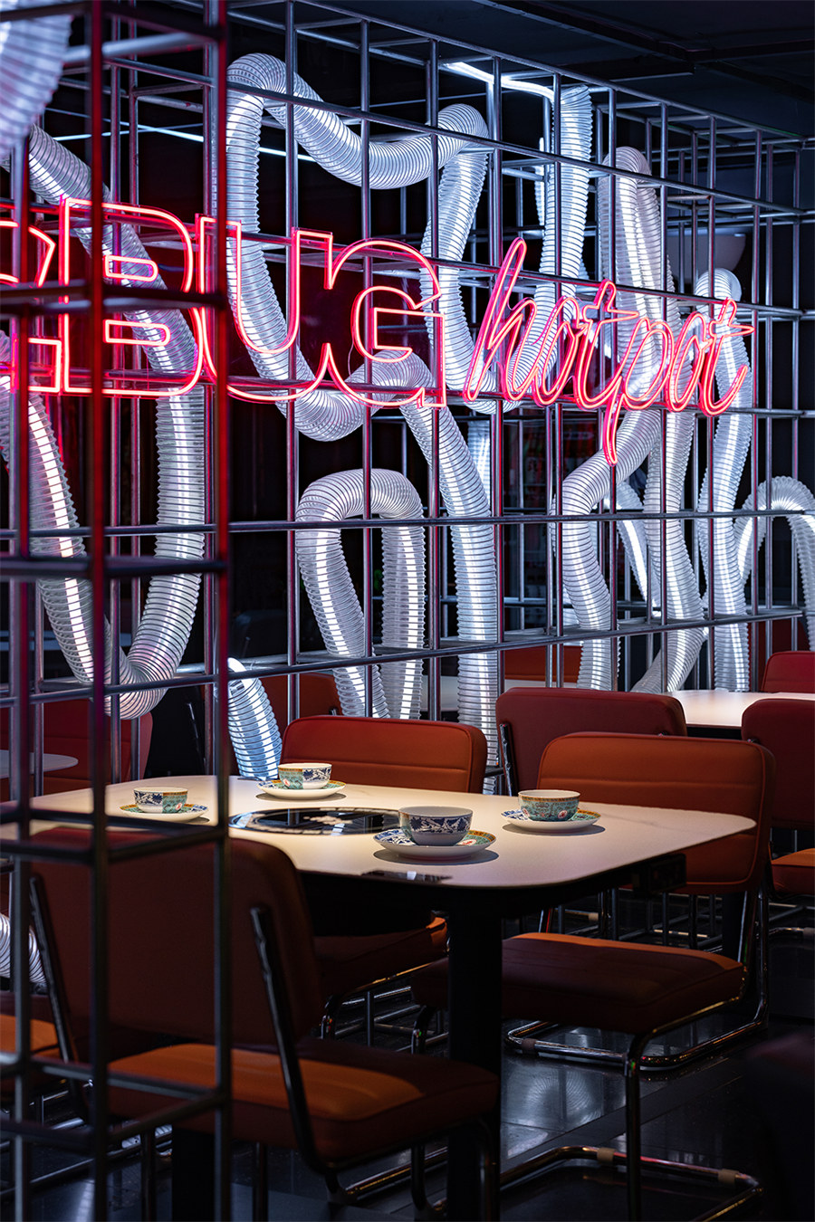 時尚潮酷賽博朋克風(fēng)牛蛙火鍋店裝修設(shè)計方案(圖9) 時尚潮酷賽博朋克風(fēng)牛蛙火鍋店裝修設(shè)計方案(圖9)