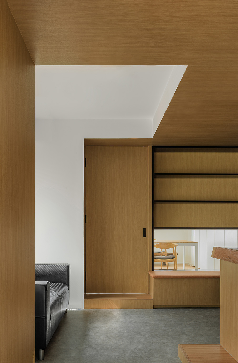 鄭州辦公室裝修推薦紅鶴集團辦公室設(shè)計案例(圖13) 鄭州辦公室裝修推薦紅鶴集團辦公室設(shè)計案例(圖13)