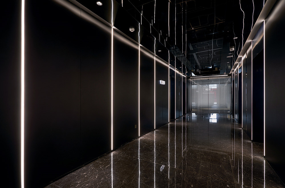 青島睿璽工業(yè)制造企業(yè)總部辦公室裝修設(shè)計(jì)(圖2) 青島睿璽工業(yè)制造企業(yè)總部辦公室裝修設(shè)計(jì)(圖2)