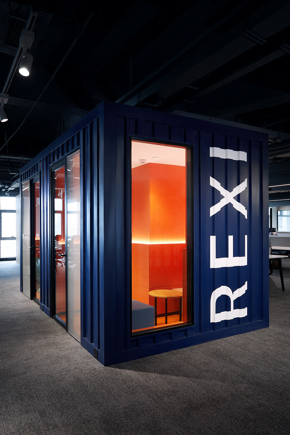 青島睿璽工業(yè)制造企業(yè)總部辦公室裝修設(shè)計(jì)(圖8) 青島睿璽工業(yè)制造企業(yè)總部辦公室裝修設(shè)計(jì)(圖8)