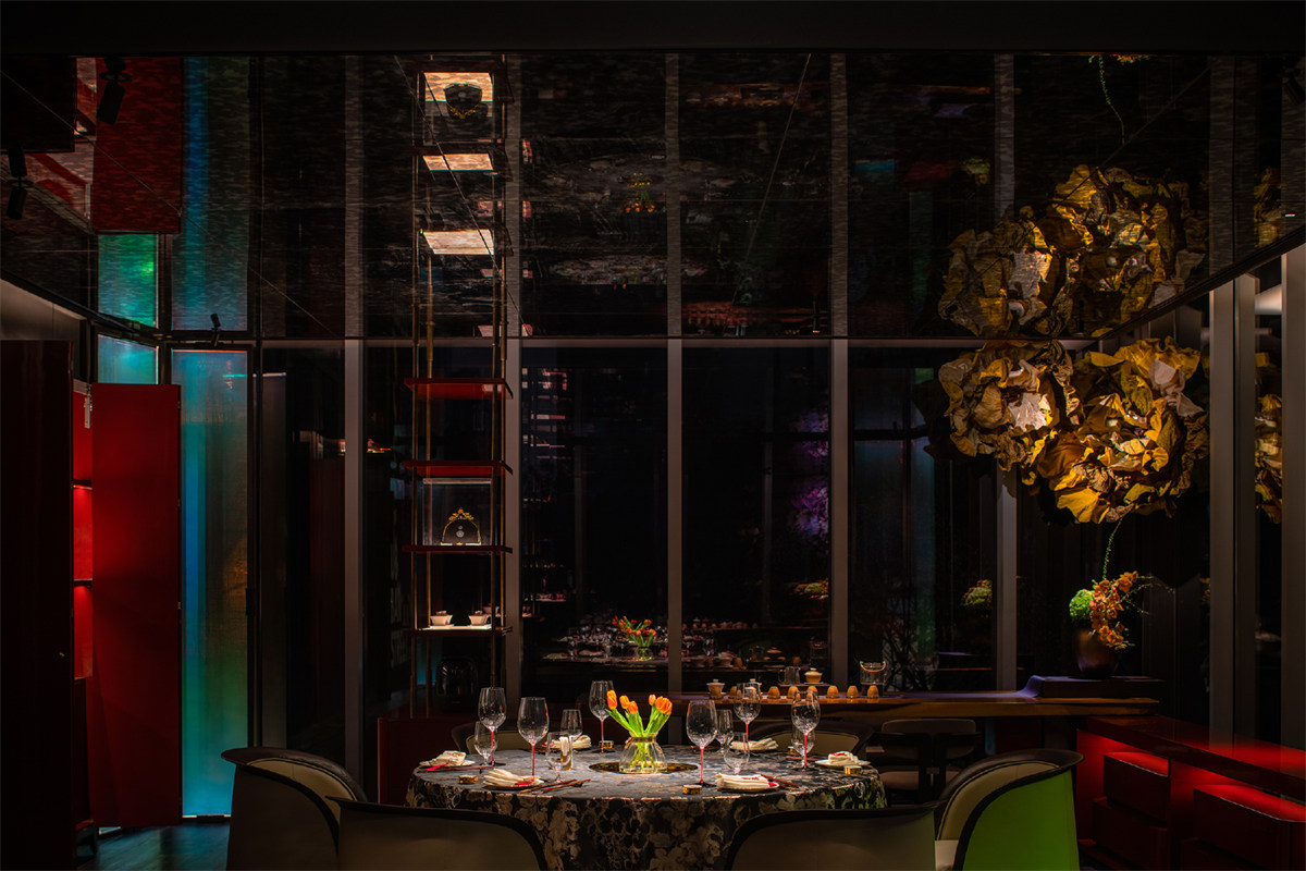 成都貴仕高端海鮮火鍋店裝修設(shè)計(jì)案例(圖7) 成都貴仕高端海鮮火鍋店裝修設(shè)計(jì)案例(圖7)