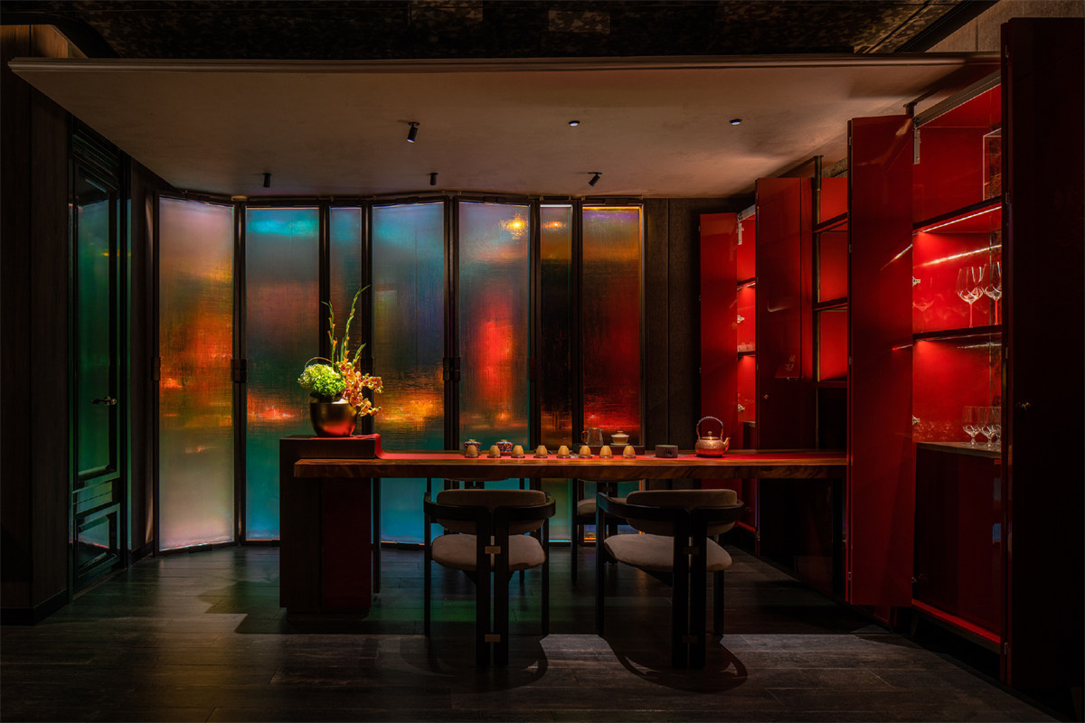 成都貴仕高端海鮮火鍋店裝修設(shè)計(jì)案例(圖6) 成都貴仕高端海鮮火鍋店裝修設(shè)計(jì)案例(圖6)