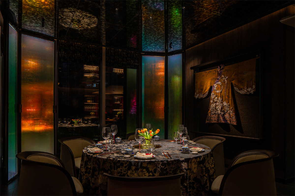 成都貴仕高端海鮮火鍋店裝修設(shè)計(jì)案例(圖8) 成都貴仕高端海鮮火鍋店裝修設(shè)計(jì)案例(圖8)