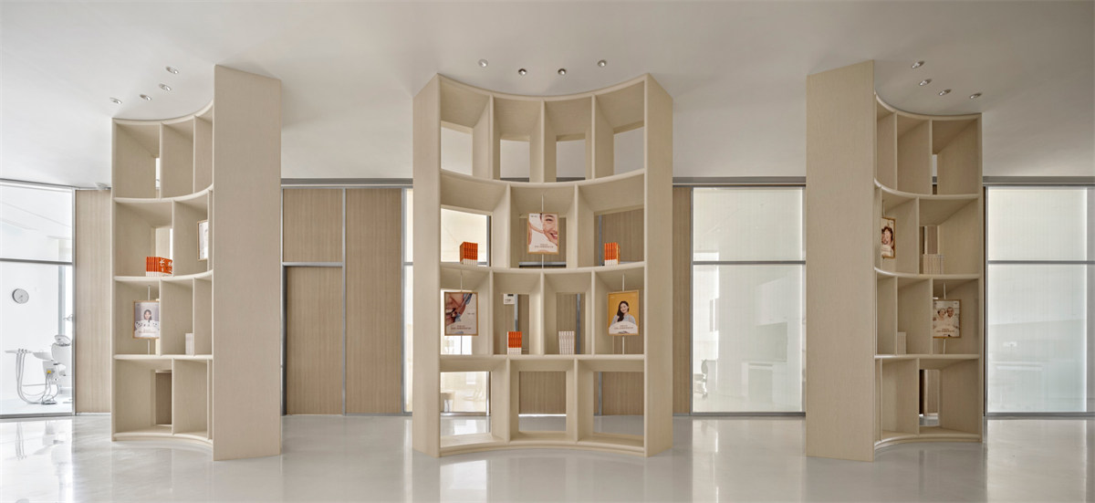 1300平泰康高端口腔醫(yī)院裝修設(shè)計(jì)案例(圖6) 1300平泰康高端口腔醫(yī)院裝修設(shè)計(jì)案例(圖6)