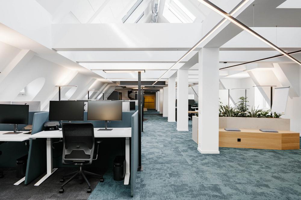 青春活力的商務(wù)科技公司辦公室裝修設(shè)計(jì)方案(圖3) 青春活力的商務(wù)科技公司辦公室裝修設(shè)計(jì)方案(圖3)