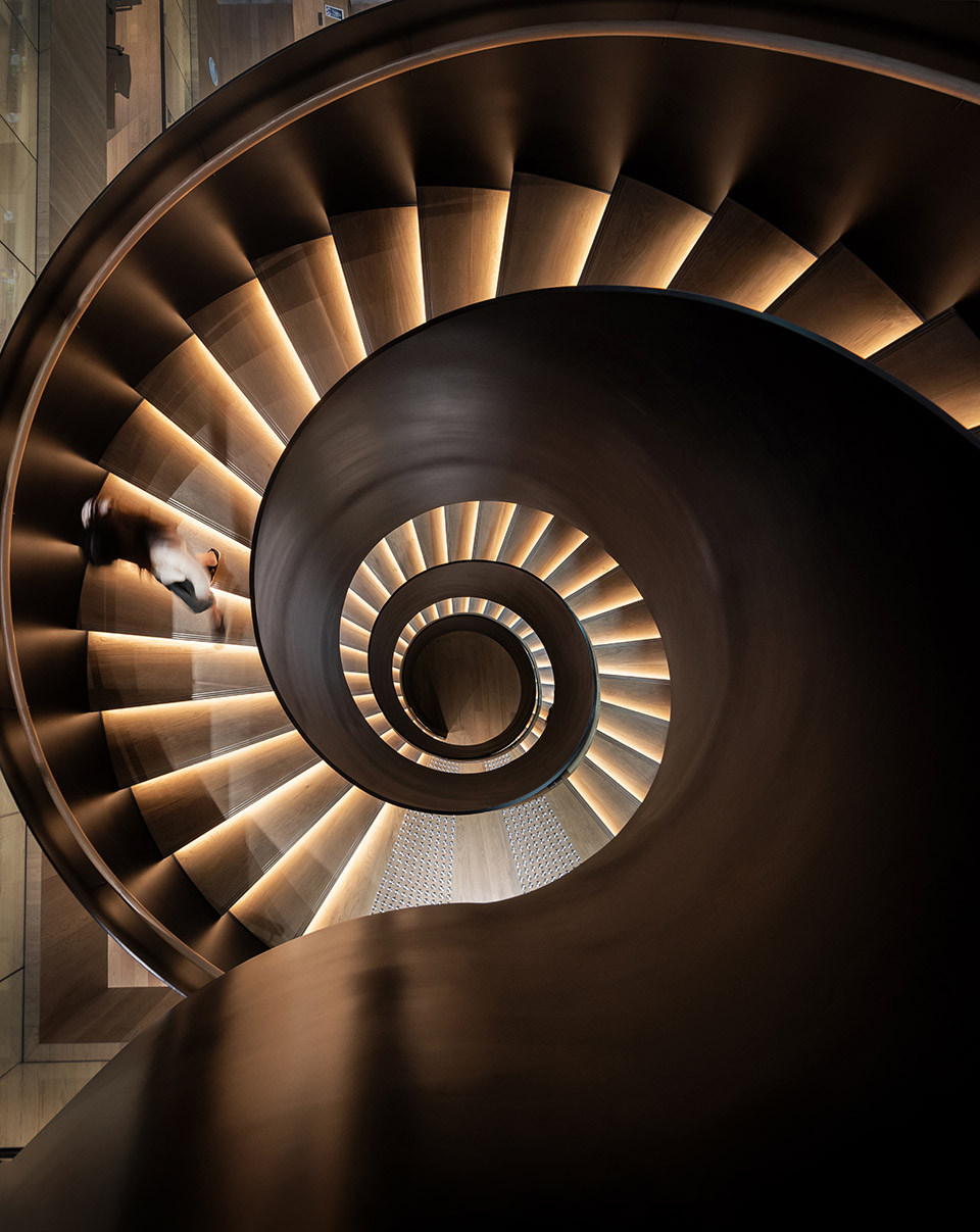 綠色工業(yè)風戴森全球總部辦公樓裝修設(shè)計方案(圖10) 綠色工業(yè)風戴森全球總部辦公樓裝修設(shè)計方案(圖10)