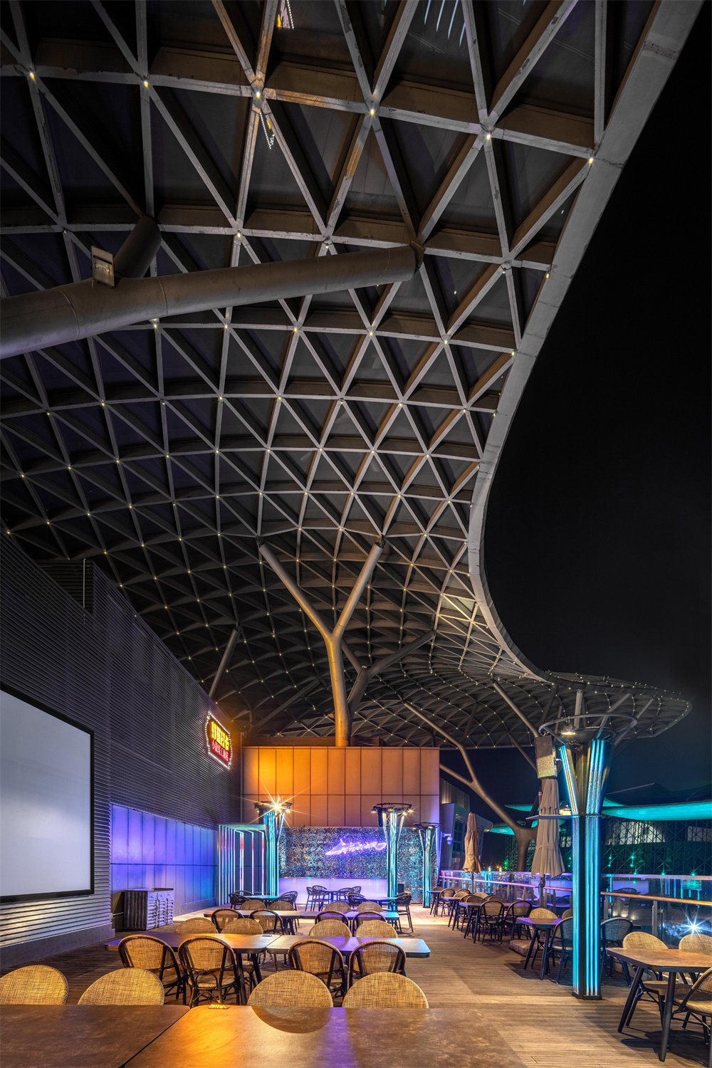 鄭州餐廳裝修推薦劇院工業(yè)風(fēng)小龍蝦店裝修設(shè)計(jì)(圖10)